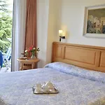 Отель Royal 3*