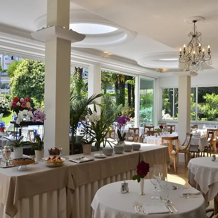 Royal Hotel 3*